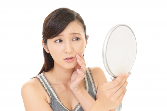 医療脱毛の痛み・肌トラブルはなぜ起きる？